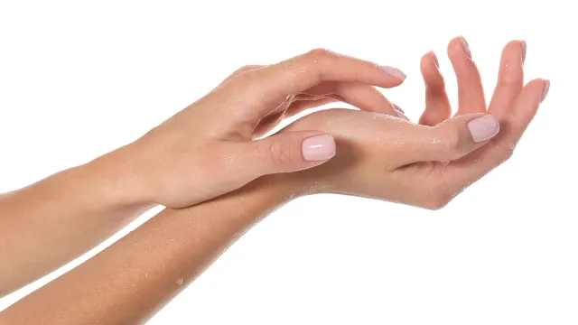 Transpiration excessive des mains : quelles solutions ?