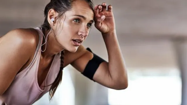 Comment gérer la transpiration excessive pendant le sport ?