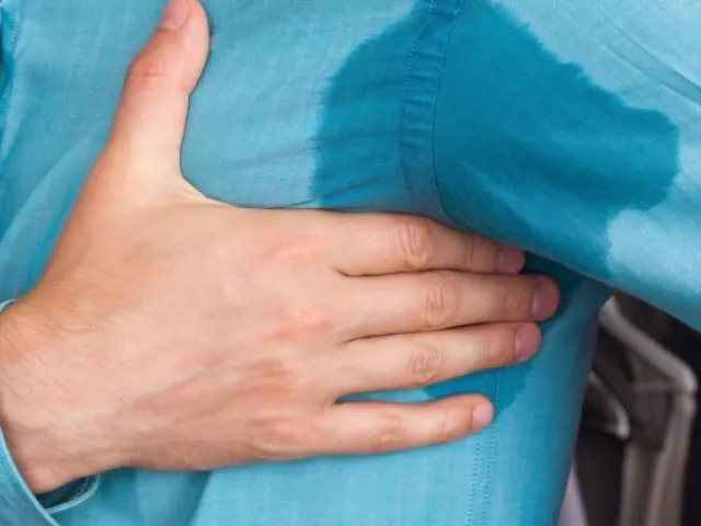 Comment enlever les odeurs de transpiration sur les vêtements ?